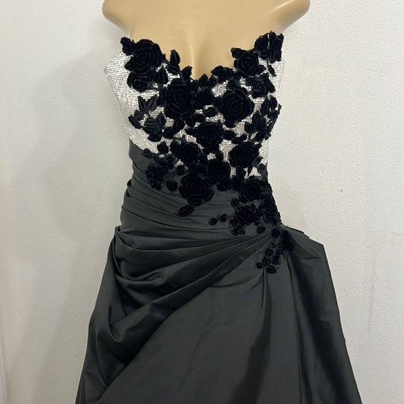 MONISHA BLACK SILVER TOP 3D FLORAL GOWM DRESS SIZE 8 - Picture 7 of 16